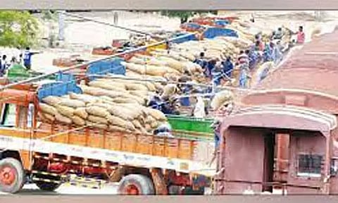 அரவைக்காக 2 ஆயிரம் டன் நெல்