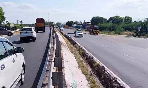 வடமலைக்குறிச்சி விலக்கில் சேவை ரோடு அமைக்கப்படுமா?