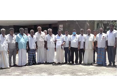 கிராம ஊராட்சிகளில் தூய்மை பணியாளர்களுக்கு ஊதியத்தை உயர்த்தி வழங்க வேண்டும்