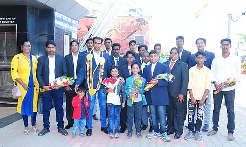 அகமதாபாத்தில் நடைபெற்ற கராத்தே போட்டியில் வெற்றி பெற்ற திருச்சி வீரருக்கு உற்சாக வரவேற்பு