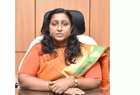 சட்டத்திற்கு புறம்பாக குழந்தையை தத்தெடுத்தால் 5 ஆண்டு சிறை கலெக்டர் ஸ்ரேயாசிங் எச்சரிக்கை