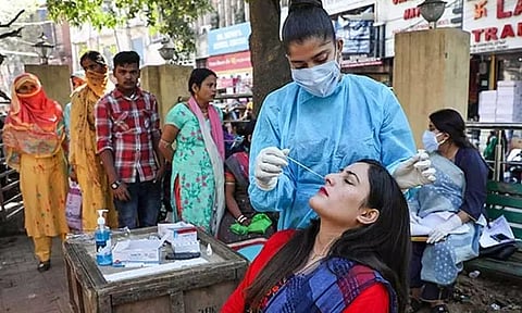 இந்தியாவின் ஒருநாள் கொரோனா 2,124 ஆக அதிகரிப்பு