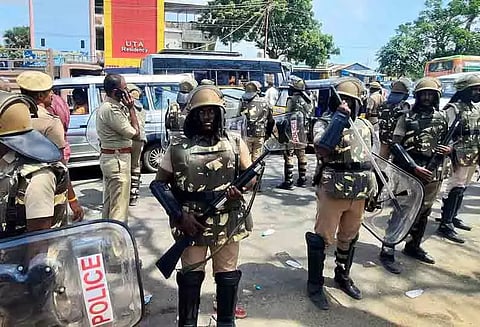 போலீசார் தீவிர ரோந்து