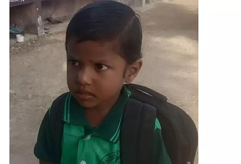 பாம்பு கடித்து சிறுவன் பலி