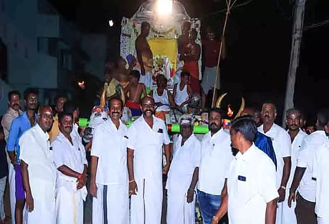 வெள்ளி சப்பரத்தில் விநாயகர் திருவீதி உலா