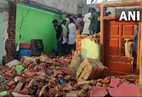 சமையல் எரிவாயு சிலிண்டர் வெடித்ததில் வீட்டின் சுவர் இடிந்து விபத்து; ஒரே குடும்பத்தை சேர்ந்த 4 பேர் பரிதாபமாக பலி!