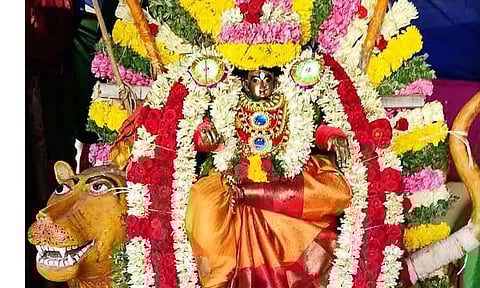 பள்ளங்கோயில் முத்துமாரியம்மன் கோவிலில் திருவிழா