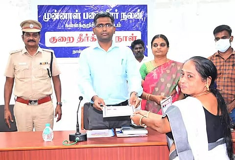 முன்னாள் படைவீரர் குடும்பத்தினருக்கு ரூ1 லட்சம் மதிப்பில் நலத்திட்ட உதவிகள்