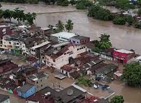 பிரேசிலில் தொடா கனமழை: நிலச்சரிவு, வெள்ளத்தில் சிக்கி 30 பேர் பலி