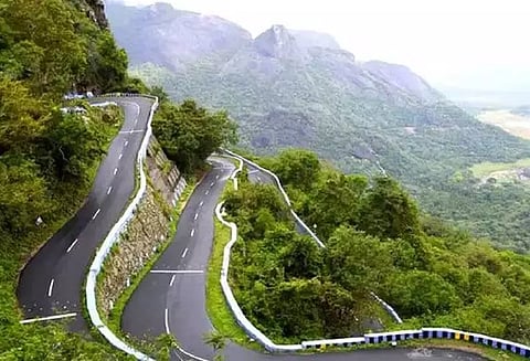 ஏற்காடு கோடை விழா: மலைப்பாதையில் விபத்துகளை தடுக்க, வாகன ஓட்டிகளுக்கு கலெக்டர் அறிவுரை