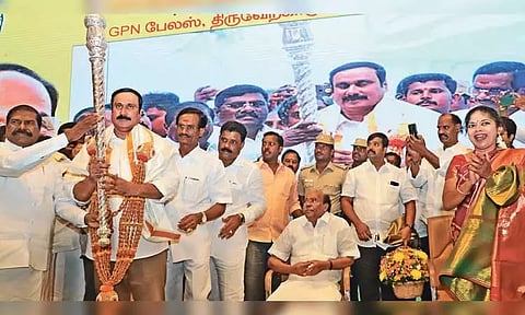 அன்புமணி ராமதாஸ் பா.ம.க. தலைவர் ஆனார் - சிறப்பு பொதுக்குழு கூட்டத்தில் ஒருமனதாக முடிவு