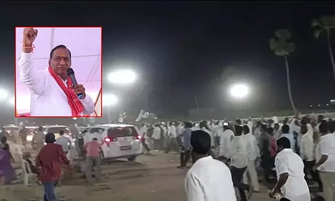 சந்திரசேகர ராவ் அரசை புகழ்ந்த மந்திரியின் கார் மீது காலணி, நாற்காலி வீச்சு