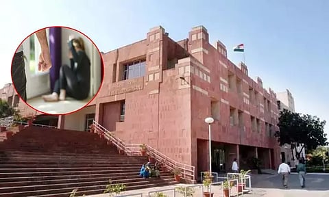 டெல்லி: ஜவகர்லால் நேரு பல்கலை கழக மாணவர் மீது 3ம் ஆண்டு மாணவி பாலியல் புகார்
