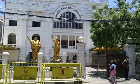 மாநிலங்களவை தேர்தல்: ஓபிஎஸ், ஈபிஎஸ் முன்னிலையில் அதிமுக வேட்பாளர்கள் வேட்புமனு தாக்கல்..!