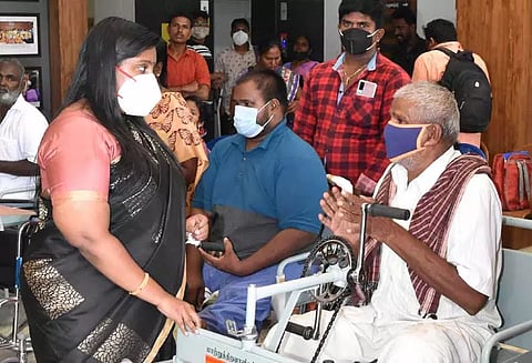 நாமக்கல் குறைதீர்க்கும் கூட்டத்தில் மாற்றுத்திறனாளிகளுக்கு ரூ.89 ஆயிரத்தில் உதவி உபகரணங்கள் கலெக்டர் ஸ்ரேயா சிங் வழங்கினார்