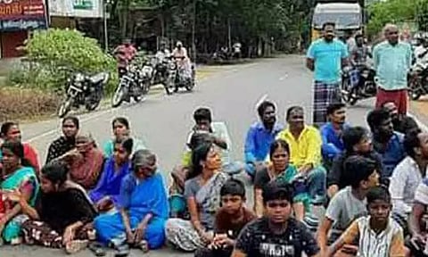 மின்தடையை கண்டித்து பொதுமக்கள் சாலை மறியல்