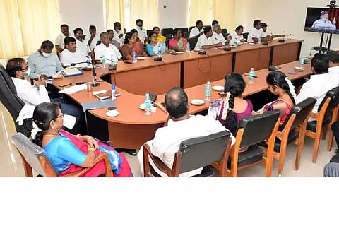 விவசாயிகளுக்கு நல உதவிகள் வழங்கும் நிகழ்ச்சி