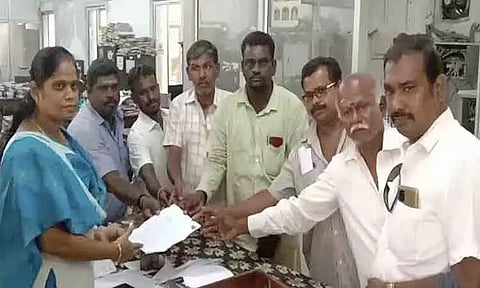 நூல் விலை உயர்வை கட்டுப்படுத்த வேண்டும்
