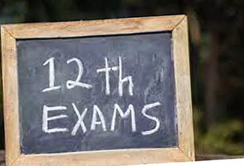 நாமக்கல் மாவட்டத்தில், 4 மையங்களில் பிளஸ்-2, எஸ்.எஸ்.எல்.சி. விடைத்தாள் திருத்தும் பணி தொடங்கியது