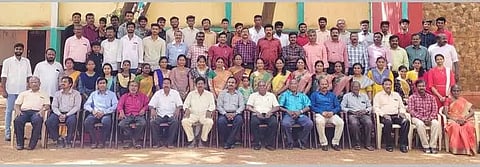 முன்னாள் மாணவர்கள் சந்திப்பு