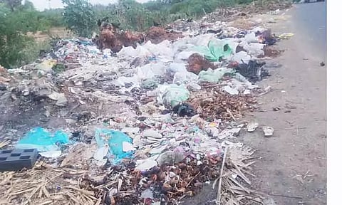 குவிந்து கிடக்கும் குப்பைகளால் சுகாதார கேடு