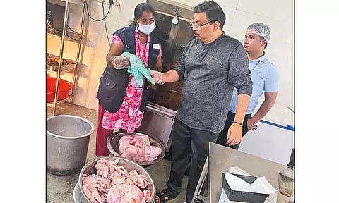 வடபழனியில் உள்ள பிரியாணி கடையில் 65 கிலோ கெட்டுப்போன இறைச்சி பறிமுதல்