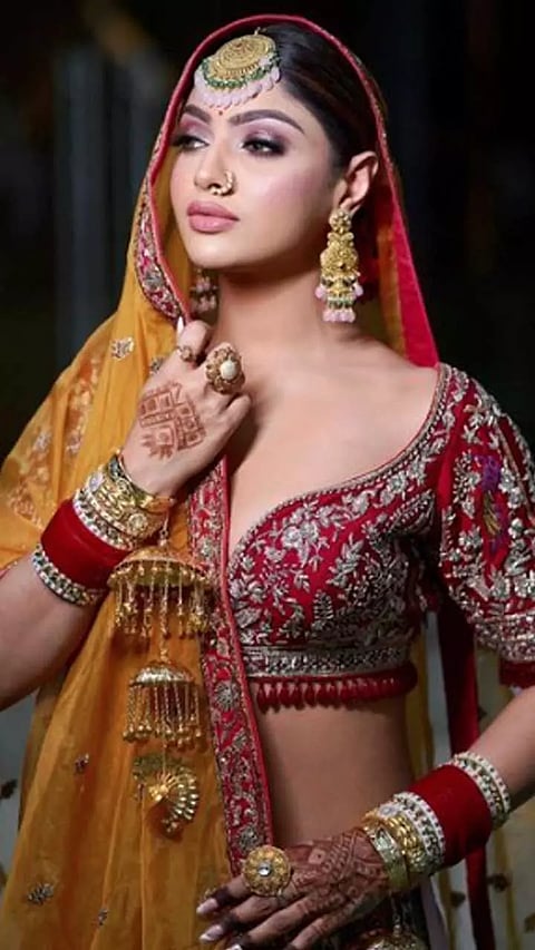 Instagram: Akanksha Puri