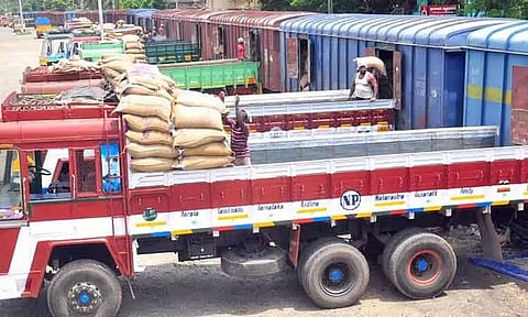 குமரிக்கு 1,250 டன் ரேஷன் அரிசி வந்தது