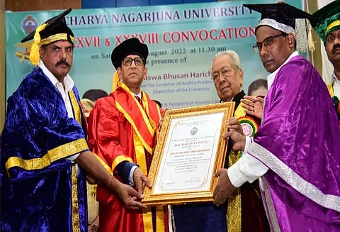 மாணவர்கள் சவால்களை எதிர்கொள்ள கற்று கொடுக்க வேண்டும்; சுப்ரீம் கோர்ட்டு தலைமை நீதிபதி கல்வி நிலையங்களுக்கு அறிவுறுத்தல்