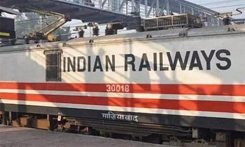 ஐ.ஏ.எஸ்., ஐ.பி.எஸ். அதிகாரிகளை போல ரெயில்வே அதிகாரிகள் பதவி உயர்விலும் புதிய நடைமுறை