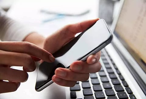 கடன் செயலிகள் மூலம் சீனாவுக்கு அனுப்பப்பட்ட பயனர்களின் தரவுகள்! டெல்லி போலீசாரின் அதிரடி சோதனையில் வெளியான பகீர் தகவல்