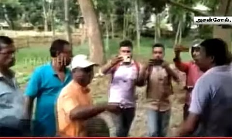 மேற்கு வங்காளம் இடைத்தேர்தலில் பரபரப்பு - பாஜக, திரிணாமூல் காங்கிரஸ் கட்சியினர் மோதல்