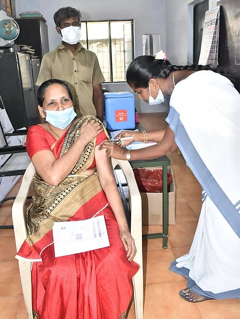 ஈரோடு மாவட்டத்தில் 1,597 மையங்களில் கொரோனா தடுப்பூசி முகாம்