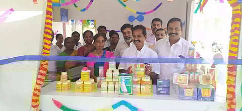 மோகனூர் ஊராட்சி ஒன்றிய அலுவலகத்தில் ஆவின் பாலகம் திறப்பு விழா