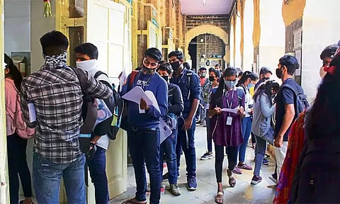 பல்கலைக்கழக பொது நுழைவுத்தேர்வில் தொடரும் குளறுபடிகள் - மாணவர்கள் கவலை