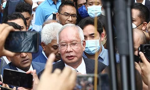 ஊழல் வழக்கு; மலேசிய முன்னாள் பிரதமர் நஜிப் ரசாக்கிறகு சிறைத் தண்டனையை உறுதி செய்தது கோர்ட்