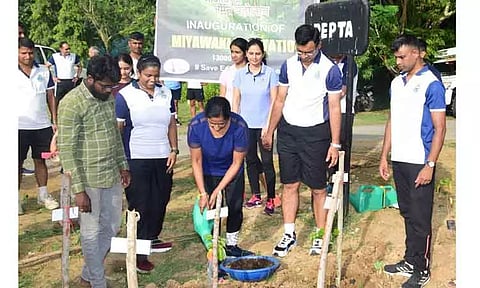 அரக்கோணம் ஐ.என்.எஸ். ராஜாளியில் 13,200 மரக்கன்றுகள் நடும் நிகழ்ச்சி