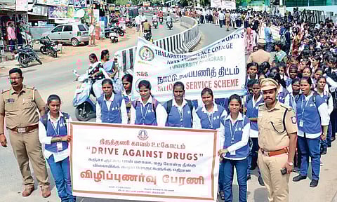 போதைப்பொருள் கடத்தலில் ஈடுபடுபவர்கள் மீது கடும் நடவடிக்கை - துணை போலீஸ் சூப்பிரண்டு எச்சரிக்கை