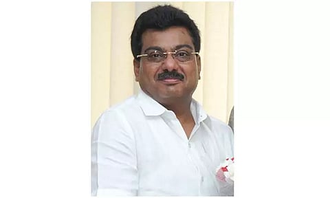 ஊழல் புகாருக்கு ஆளான மந்திரிகளின் வீடுகளில் வருமான வரி சோதனை நடக்காதது ஏன்?; காங்கிரஸ் பிரசார குழு தலைவர் எம்.பி.பட்டீல் கேள்வி