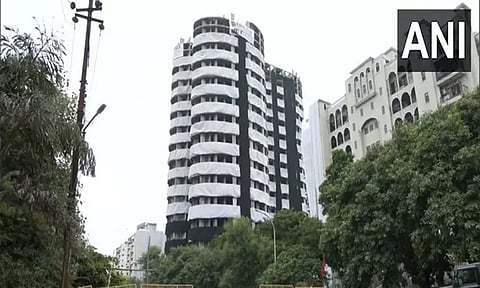 நொய்டாவில் 9 நொடியில் தூள்தூளாக தரைமட்டமாக உள்ள பிரமாண்ட இரட்டை கோபுரம்...