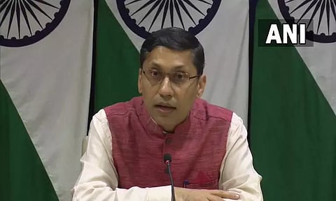 இந்தியாவில் தாக்குதல் நடத்த திட்டமிட்ட ஐ.எஸ் பயங்கரவாதி கைது; ரஷியா உடன் தொடர்பில் இருப்பதாக வெளியுறவுத்துறை தகவல்