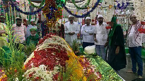 துர்வேஸ் ஹசாம் அலி பீர் தர்காவில் உருஸ் திருவிழா