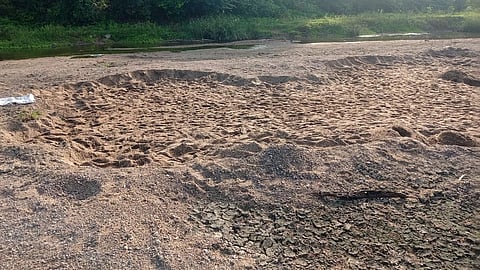 மணிமுக்தா ஆற்றில் அரங்கேறிவரும் மணல் கொள்ளை