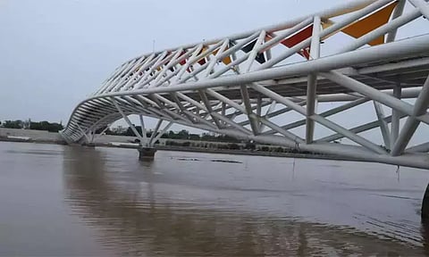 ஐகானிக் கால் மேம்பாலத்தை நாளை திறந்து வைக்கிறார் பிரதமர் மோடி...!