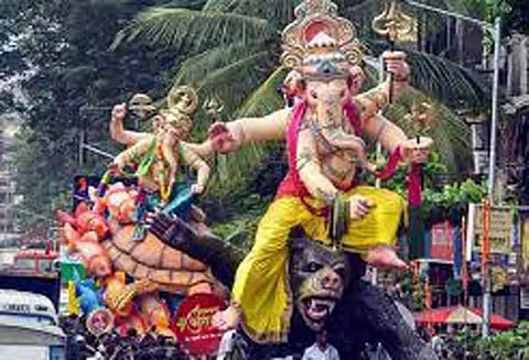 விநாயகர் சதுர்த்தி கொண்டாட்டம் 2,200 மண்டல்களுக்கு மும்பை மாநகராட்சி அனுமதி