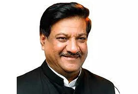 முறையாக தேர்ந்தெடுக்கப்பட வேண்டும் காங்கிரசுக்கு பொம்மை தலைவர் வேண்டாம்- பிரிதிவிராஜ் சவான் பேட்டி