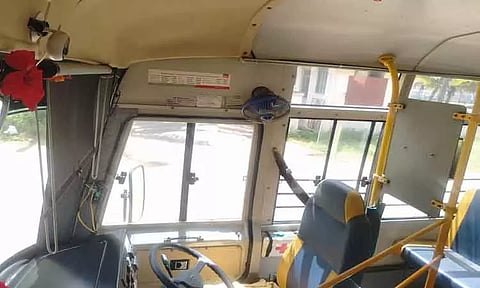 தனியார் பள்ளி வாகனங்களில் கண்காணிப்பு கேமரா பொருத்தம்