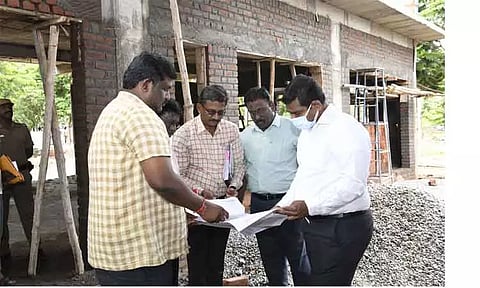 தேனி மாவட்டத்தில் வளர்ச்சி திட்ட பணிகளை கண்காணிப்பு அலுவலர் ஆய்வு