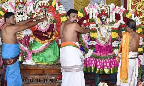 பூலோகநாதர் கோவிலில் ஒரே நேரத்தில் சிவன், பெருமாளுக்கு திருக்கல்யாணம்