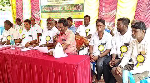 சோளிங்கரில் வருவாய் கிராம ஊழியர்கள் சங்க மாநாடு